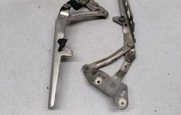 Ford Mondeo Mk III Engine bonnet/hood hinges