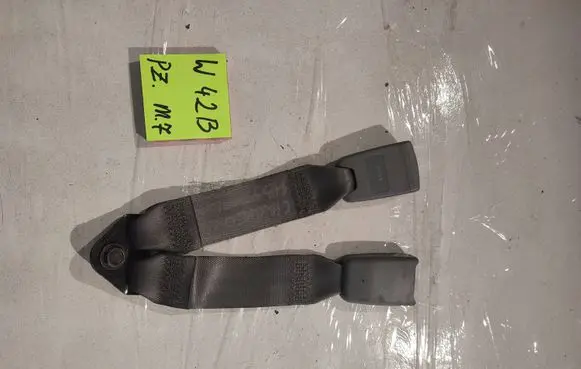 Citroen Berlingo Middle seatbelt buckle (rear) 05029