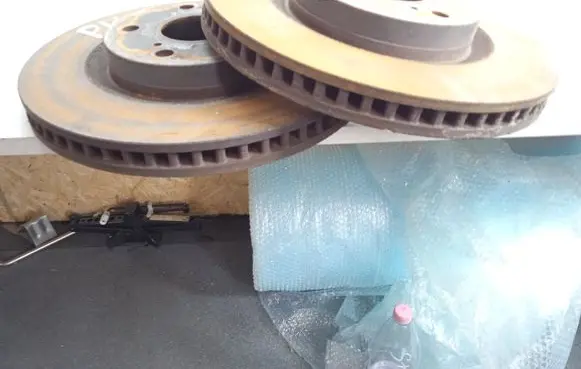 Toyota Prius+ (ZVW40) Front brake disc