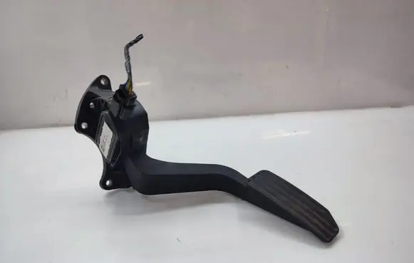 Land Rover Discovery Sport Accelerator throttle pedal FK729F836BB