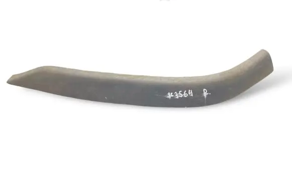Front bumper lip