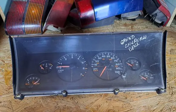 Jeep Grand Cherokee (WJ) Speedometer (instrument cluster) 56009101 CR0004001M0C0 58994