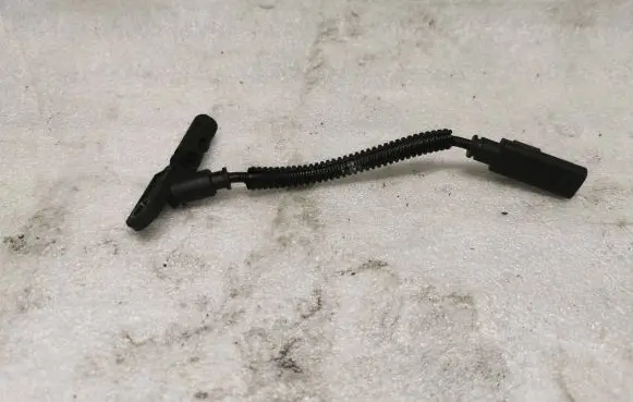 Opel Combo E Crankshaft position sensor 9810375980