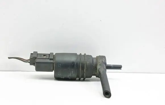 BMW 3 E46 Windscreen/windshield washer pump 8362154