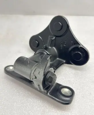 Mercedes-Benz ML W166 Front door upper hinge A046572