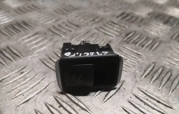 Mercedes-Benz E W212 Tailgate/boot open switch button 2129059300 A2129059300