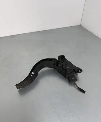 Audi Q7 4M Accelerator throttle pedal 8W1723523 6PV011642
