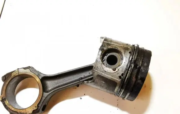 Renault Laguna I Piston with connecting rod