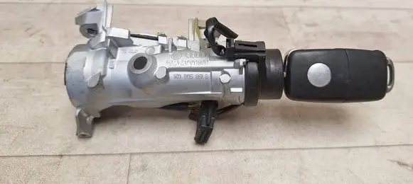 Volkswagen Touran I Ignition lock 1K0905851B 1K0905851 1K0905865