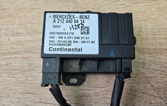 Mercedes-Benz E C207 W207 Fuel injection pump control unit/module A2124400414 5WK49694CBF A2215403101