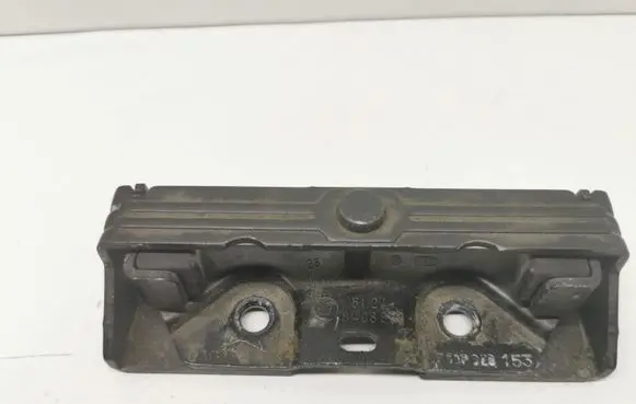 MG ZT - ZT-T Loading door lock loop/hook striker 8408859