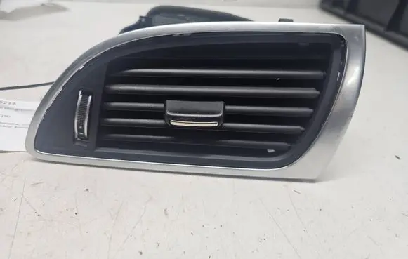 Audi A6 C7 Dashboard side air vent grill/cover trim 4G1820902