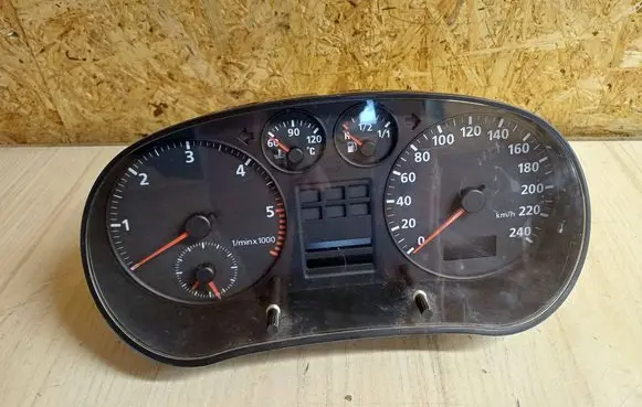 Speedometer (instrument cluster)