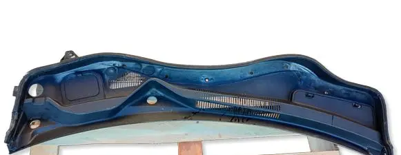 Maserati Levante Wiper trim 670040250
