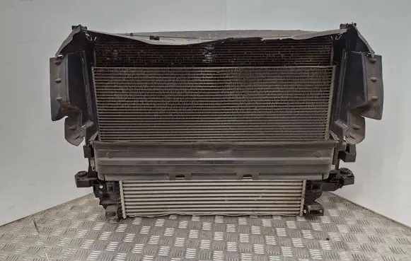 Opel Vivaro Radiator set 921008178R 93868376 EA982003