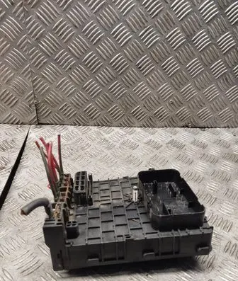 Volkswagen PASSAT B6 Fuse module 3c0937125