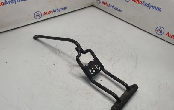 Radiator support slam panel bracket