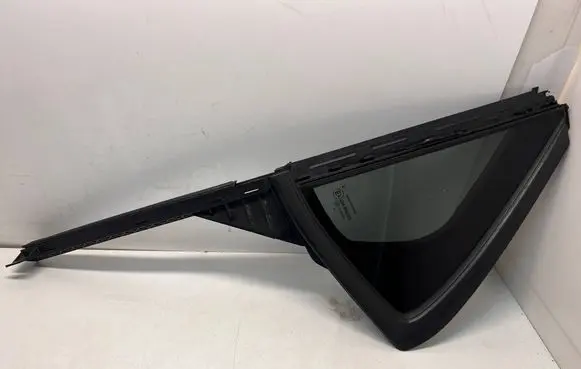 Opel Corsa F Rear vent window glass 9829473680 9830400180