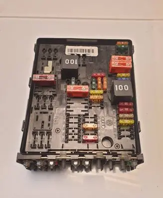 Volkswagen PASSAT CC Fuse module 1K0937124Q