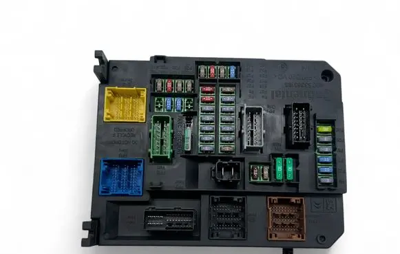 Peugeot 508 II Fuse module A2C53383165