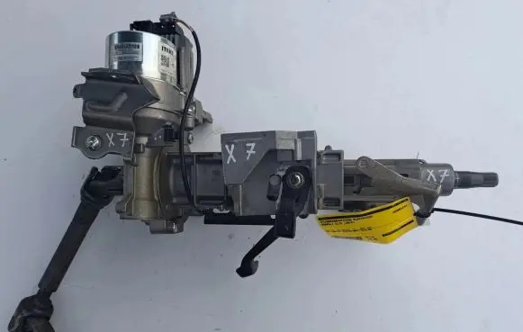 Renault Clio IV Steering wheel axle