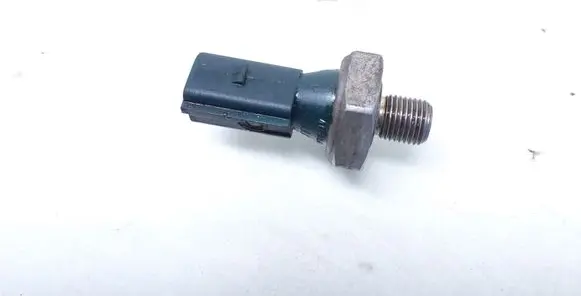 Volkswagen Golf V Oil pressure sensor 036919081C