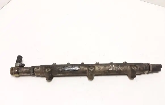 Volvo XC90 Fuel main line pipe 30622085
