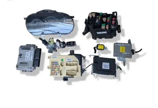 KIA Carens III Engine ECU kit and lock set 0281019595 391202A410