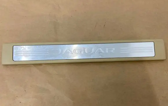 Jaguar XF X250 Front sill trim cover DX2M13201A