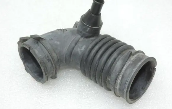 Toyota Auris 150 Air intake hose/pipe