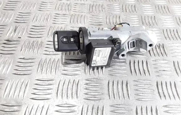 Nissan X-Trail T30 Ignition lock 5WK48042A 28590C9902