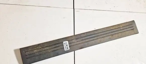Front sill trim cover