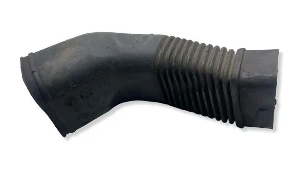 BMW X3 E83 Turbo air intake inlet pipe/hose 11564310