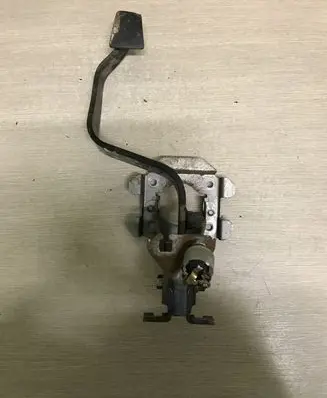 Mitsubishi Pajero Sport I Brake pedal