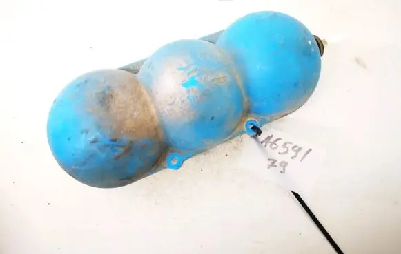 Vacuum air tank