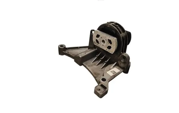 Fiat 500L Engine mount bracket C384071