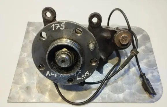 Alfa Romeo 147 Rear wheel hub spindle/knuckle 