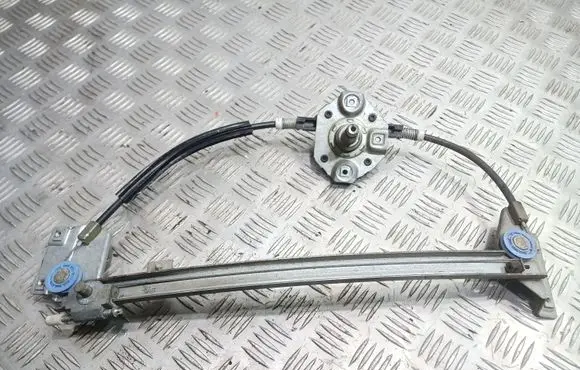 Rear door manual window regulator