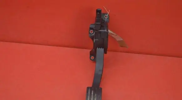 Volvo S80 Accelerator throttle pedal 6G92-9F836-BD