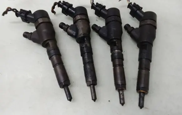 Peugeot 307 Fuel injectors set 0445110076