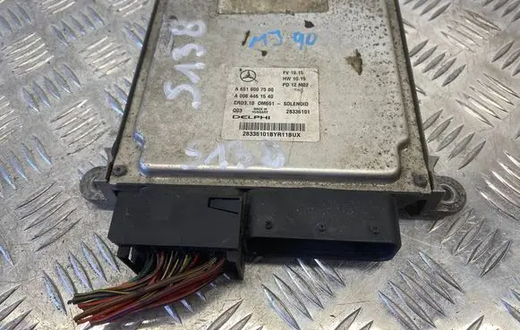Mercedes-Benz E W212 Engine control unit/module A6519007500 A0064461540 28336101