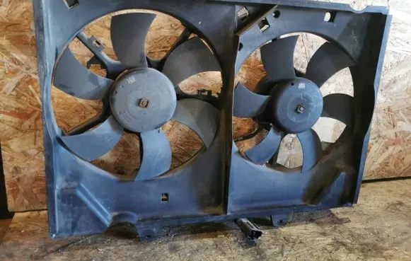 Opel Frontera B Electric radiator cooling fan 8240266