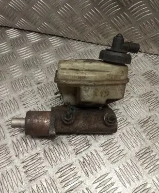Renault 19 Master brake cylinder 383017