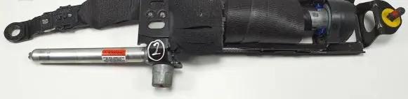 Volvo S40 Front seatbelt 8639692