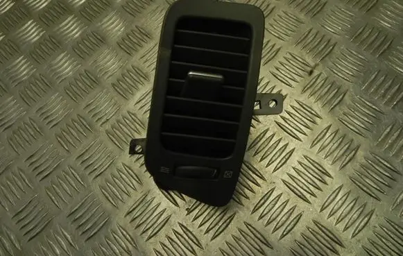 Nissan Primera Rear air vent grill 68760AV601 T5510
