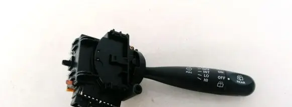 Toyota Yaris Wiper control stalk 173647
