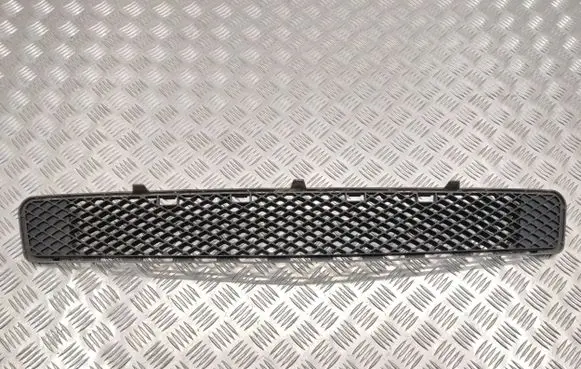 Mercedes-Benz C W204 Front bumper lower grill A2048852123