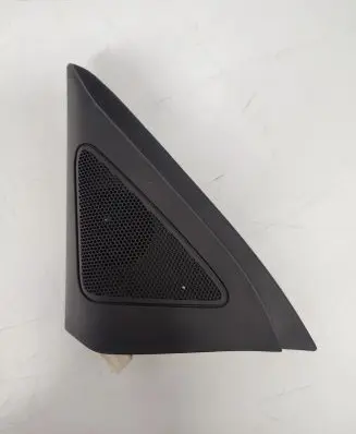Front door high frequency speaker