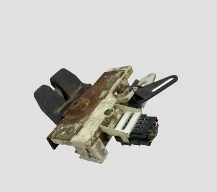 Volvo V70 Tailgate/trunk/boot lock/catch/latch