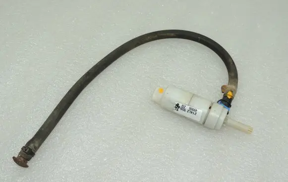 Chrysler Grand Voyager V Windscreen/windshield washer pump 68028582AA
